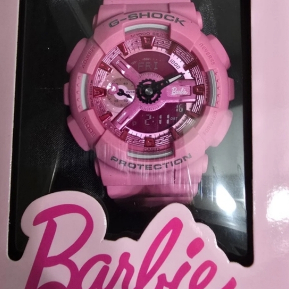 CASIO G-SHOCK GMAS-110 BARBIE - Picture 3 of 5